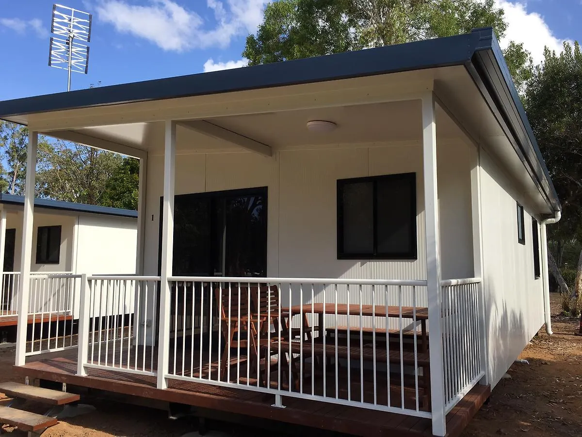 Holiday park Crystal Creek Caravan Park Hotel Mutarnee Australia